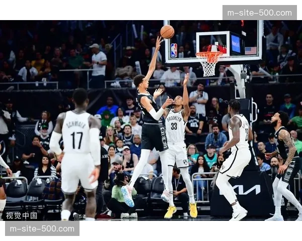 文班亚马护筐与中远投兼具 改写了马刺攻防格局 文班亚马护筐与中远投兼具 改写了马刺攻防格局