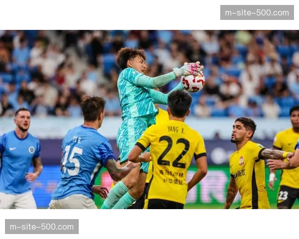 青岛西海岸雷森德创队史纪录 百万欧中场补强防守硬度